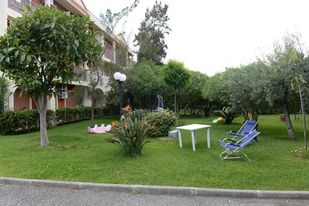 Casa Vacanze Oasi Felicita 노바시리마리나 외부 사진