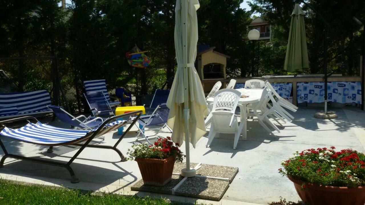 Casa Vacanze Oasi Felicita 노바시리마리나 외부 사진